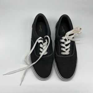 Universal Thread Black Canvas Sneakers